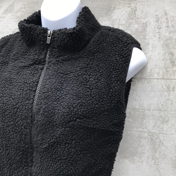 Fabletics Sedona Fleece Vest - Picture 3 of 10